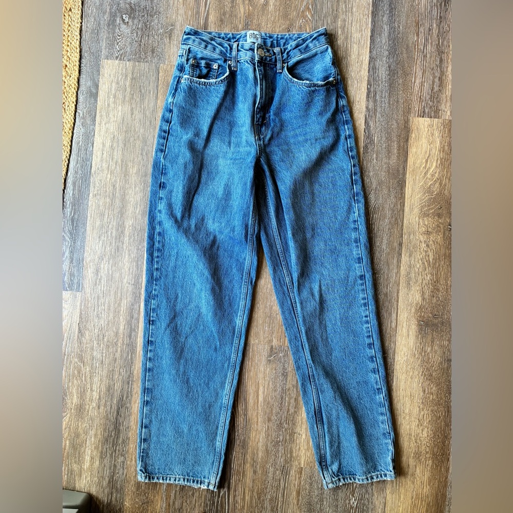 BDG Women’s Blue wash high rise baggy jeans size 27